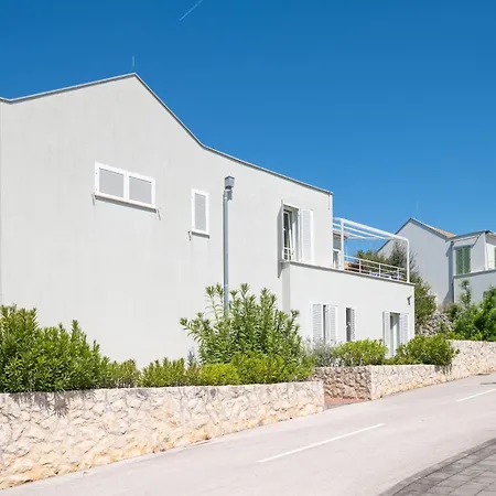 Sunny 1032 Petrčane